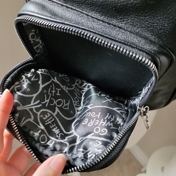 Betsey Johnson RARE black backpack bag with rhinestones and daisies - Picture 7 of 16